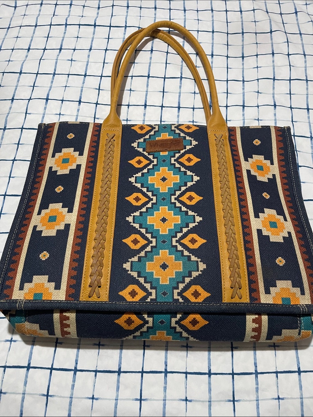 Wrangler Geometric Big Tote Bag in Mustard & Navy